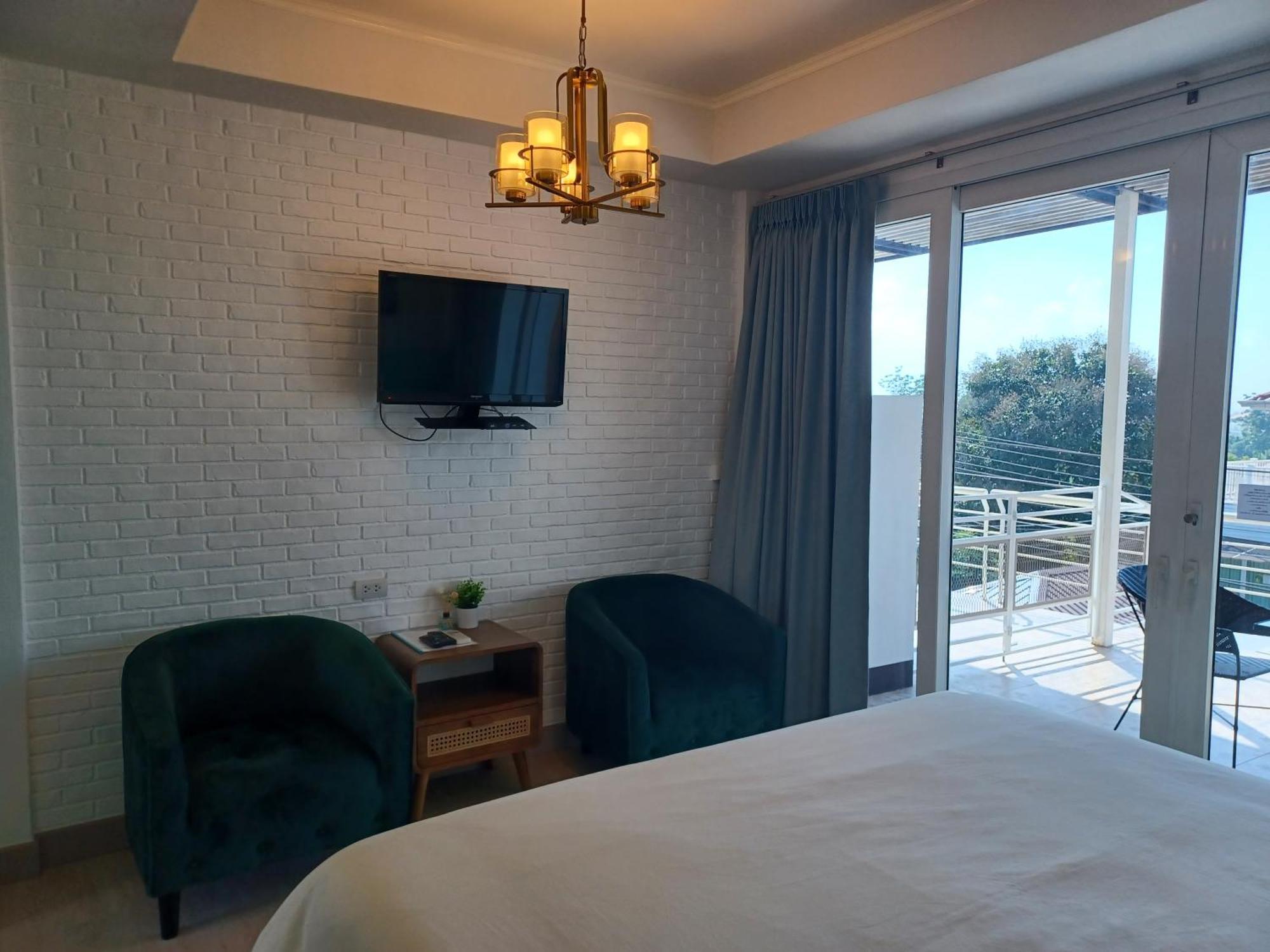 Отель Koh Larn Riviera Экстерьер фото